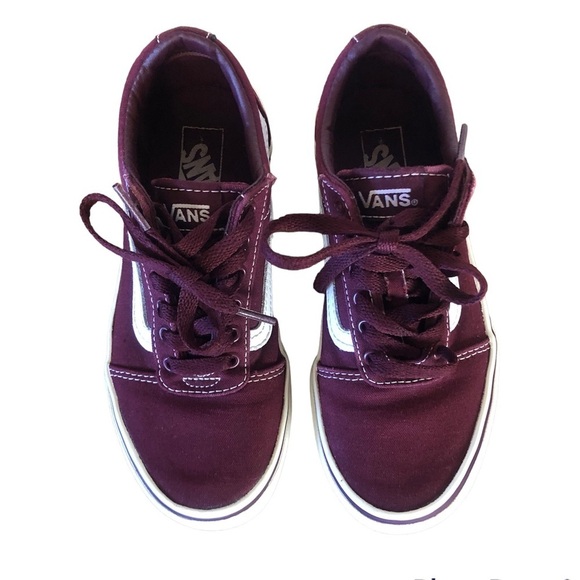 Vans Other - Vans Sneakers Unisex Size 1 Burgundy  Lace Up Beautiful Gently Used Condition